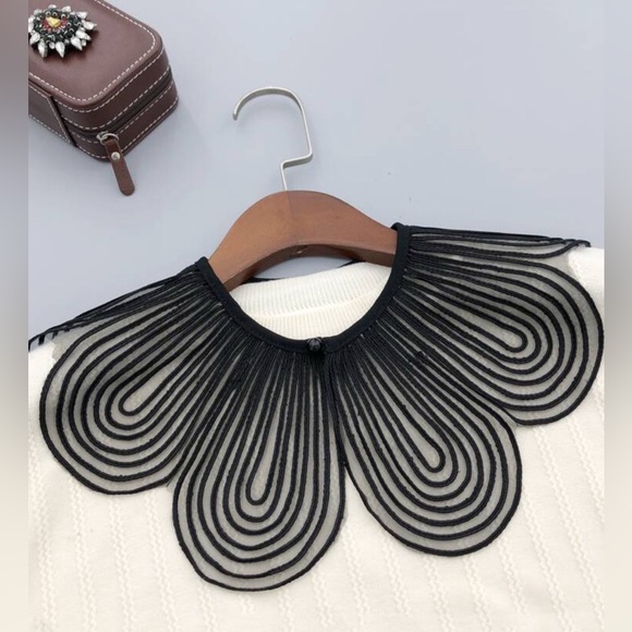 ✨NEW Black Sheer Collar Overlay - Picture 1 of 5